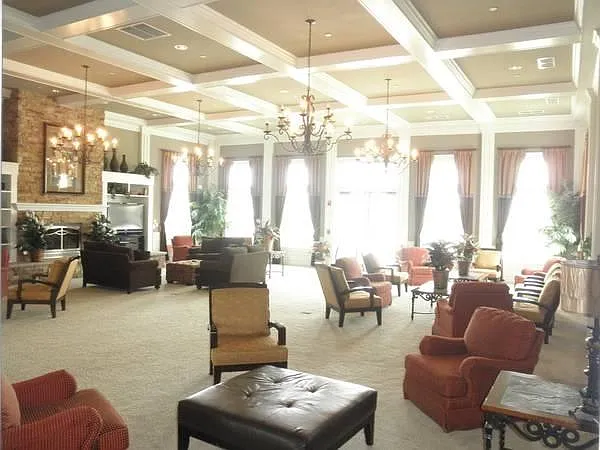 2 bed, 1175 sqft, $1,905 — Photo 3