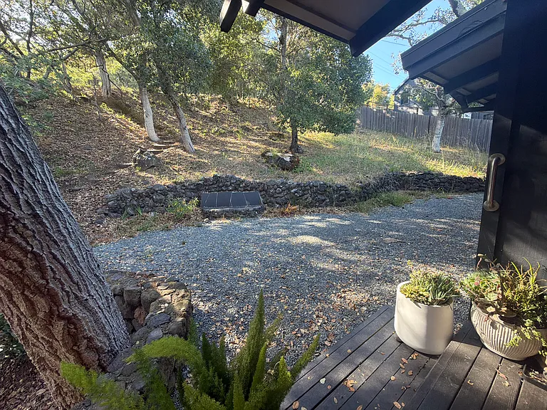 12 Stanton Way — Photo 32