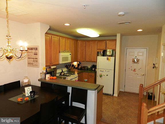 3rd image of 6281 Aster Haven Cir #9
