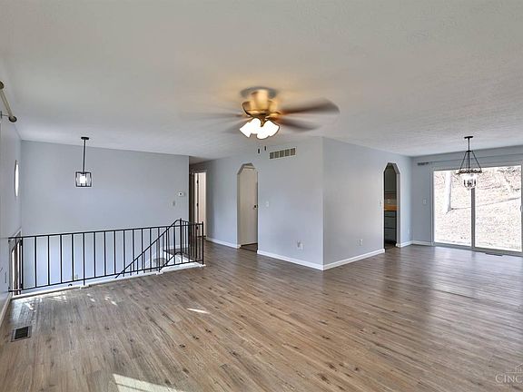 5th image of 3949 Brown Farm Dr
