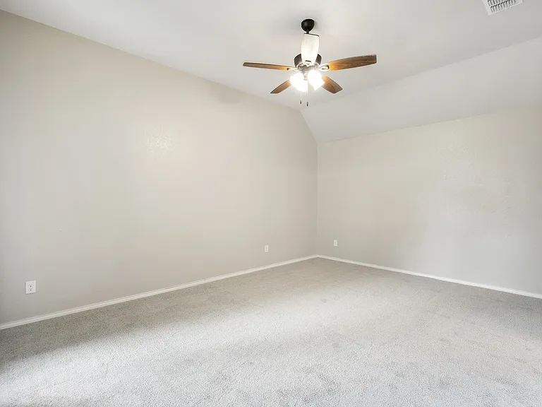 2434 Valencia Crst — Photo 4