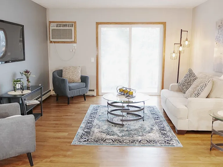 Legacy Pointe Apartments — Photo 16