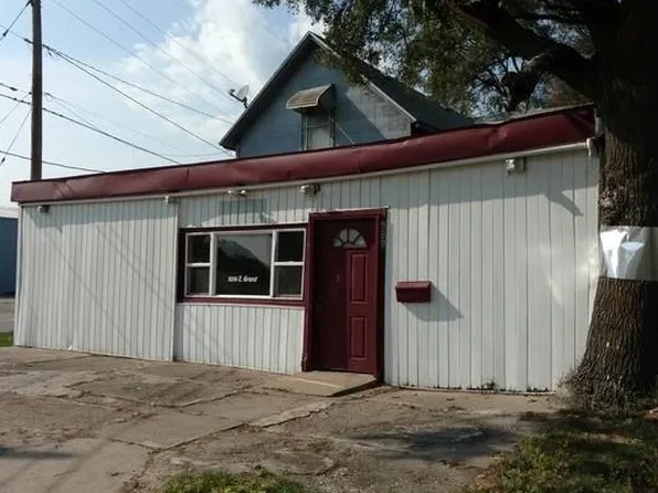 2006 E Grand Ave, Des Moines, IA 50317