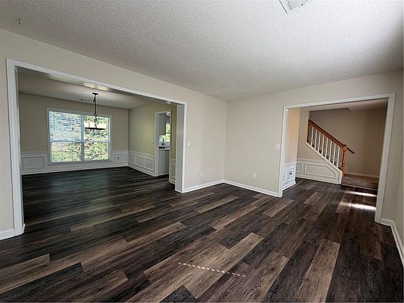 4th image of 11800 Carriage Park Ln