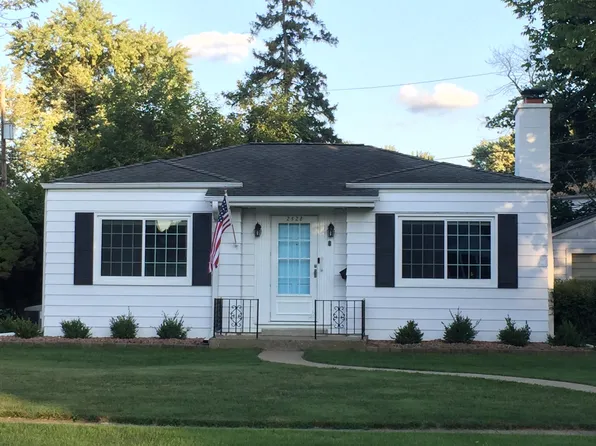 2528 W Ardmore Pl, Peoria, IL 61604