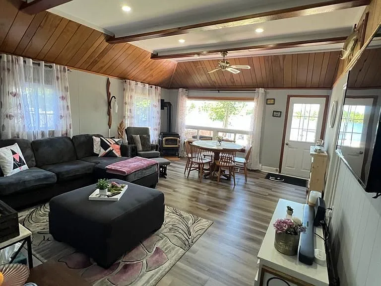55 Paradise Rd — Photo 1