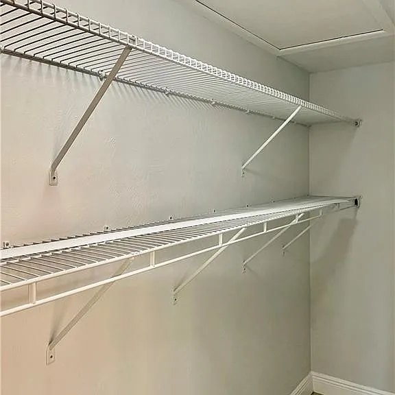 5650 Trailwinds Dr #122 — Photo 9