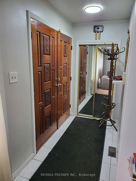 Toronto House for rent - 4 Bedrooms in Toronto