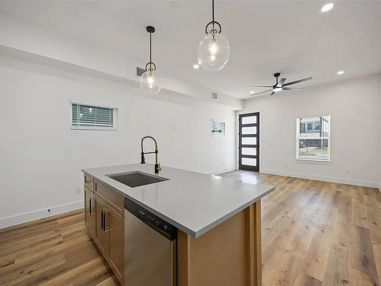 8013 Cora St #B — Photo 2