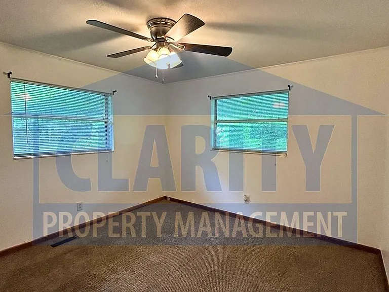 4035 Ocoee St N — Photo 19