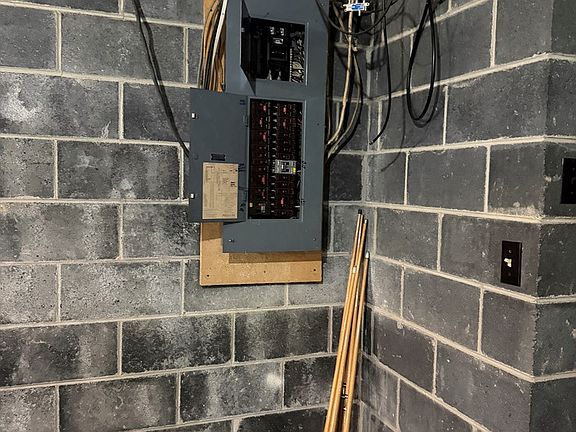 3rd image of 503 Birmingham Rd