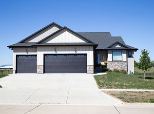 1082 Adare Pass, Marion, IA 52302