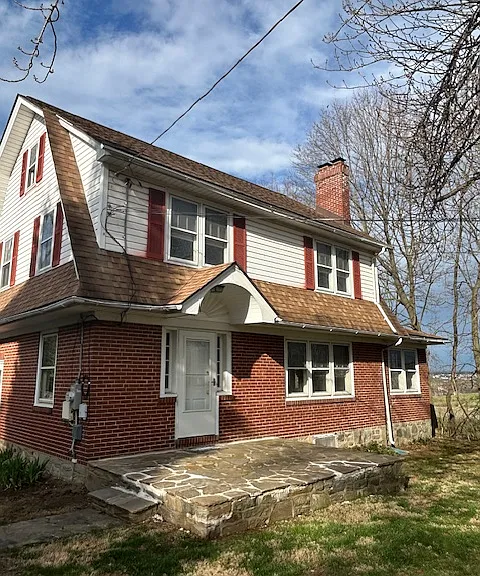 1102 Horseshoe Pike — Photo 2