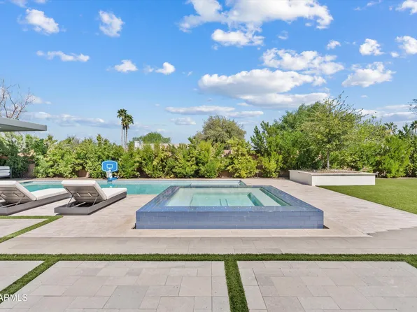 2562 E CLARK Drive, Gilbert, AZ 85297