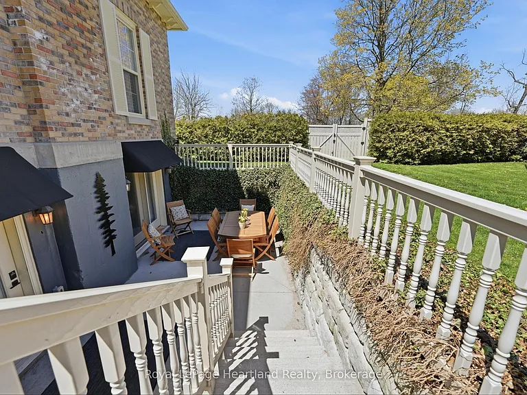 5 Cobourg St #100 — Photo 3