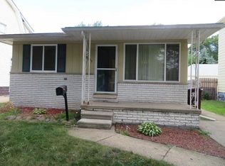 8395 Harding Ave, Center Line, MI 48015