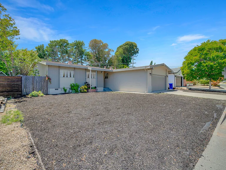 Meadowbrook Dr — Photo 27