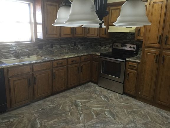 2nd image of 3504 Fairfield Dr