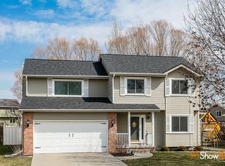 6139 Dakota Dr, West Des Moines, IA 50266