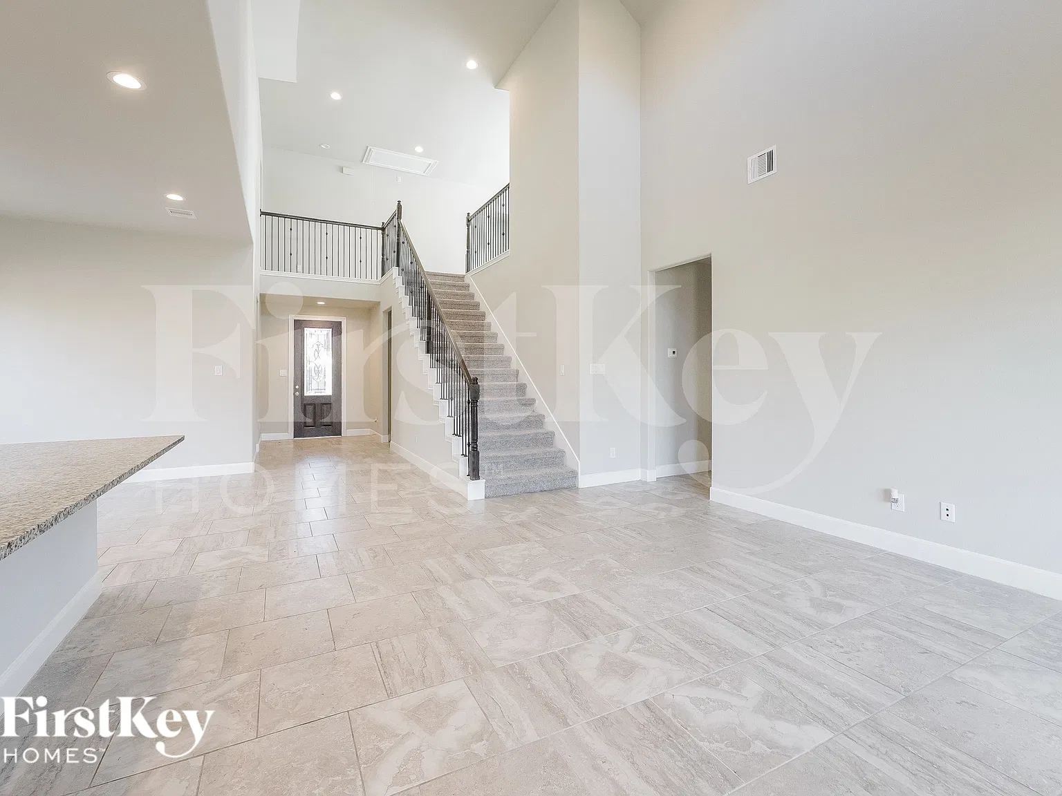 5 bed, 3.0 bath, 2931 sqft, $2,935 — Photo 2