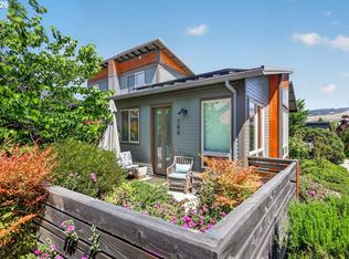 106 Dunn Cir, Ashland, OR 97520