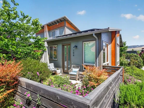 106 Dunn Cir, Ashland, OR 97520