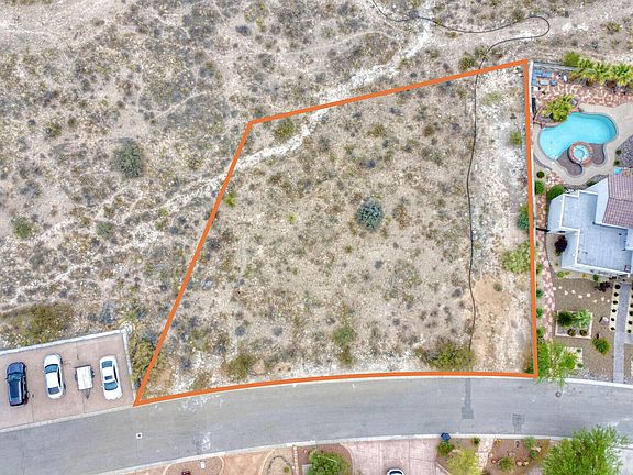 2nd image of 5912 Ojo De Agua Dr