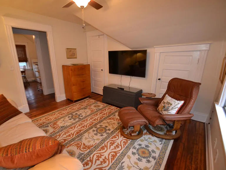 574 Terrace Ave #3 — Photo 6