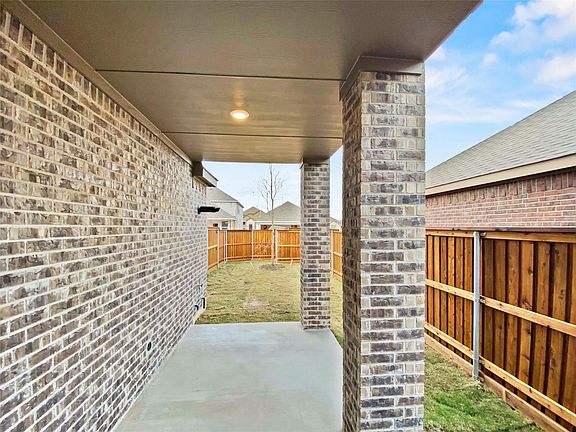 3rd image of 2333 Larimar Dr