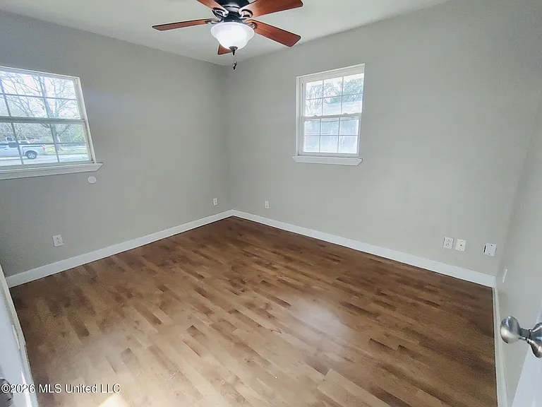 2110 Woodmont St — Photo 10