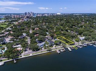 1896 Coffee Pot Blvd NE, St Petersburg, FL 33704