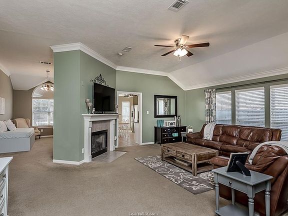 3rd image of 205 Bernburg Ct