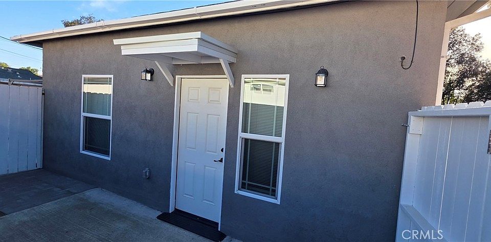 1st image of 1496 Powell Way