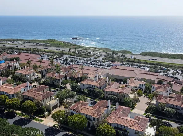 28 Surfspray Blf, Newport Coast, CA 92657