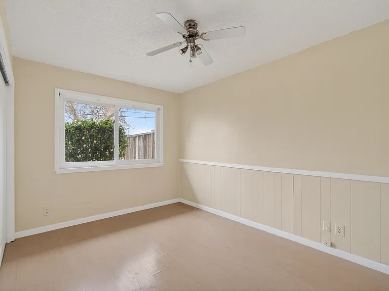 259 Gloria Dr — Photo 22