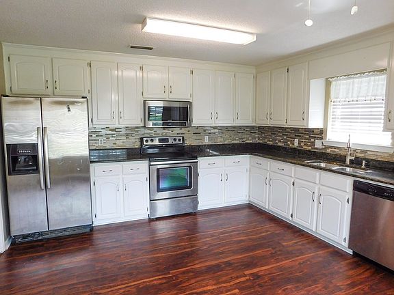 2nd image of 226 Melrose Ln