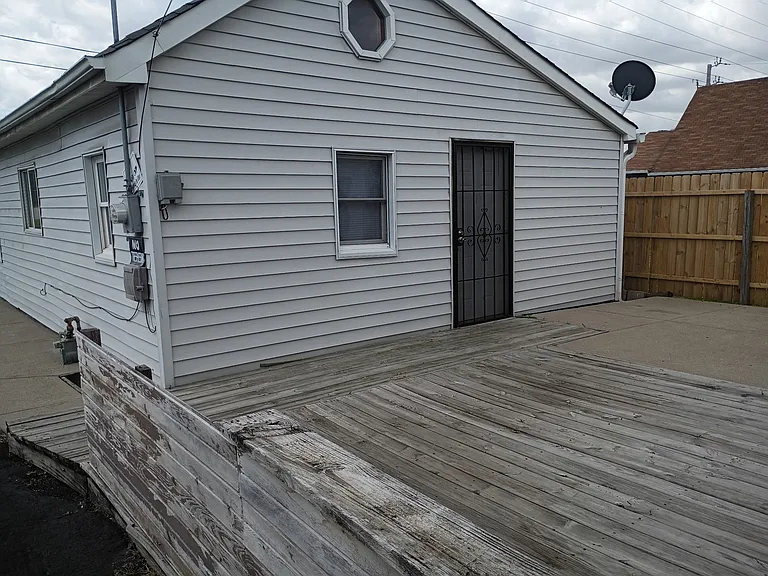 118 W Raymond St — Photo 2