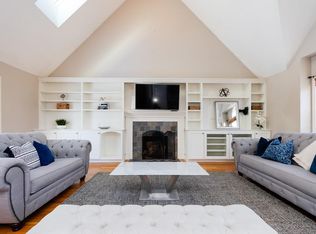 996 Metropolitan Ave, Milton, MA 02186