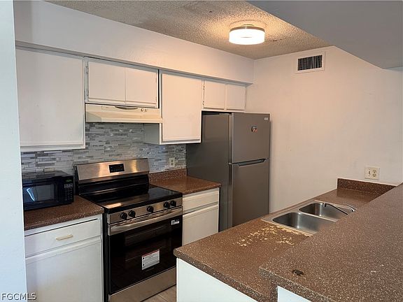2nd image of 5329 Summerlin Rd #2911