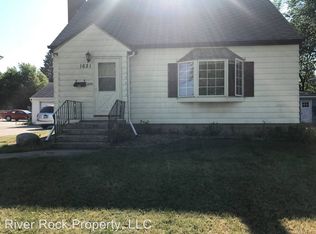 1621 8th St S, Moorhead, MN 56560