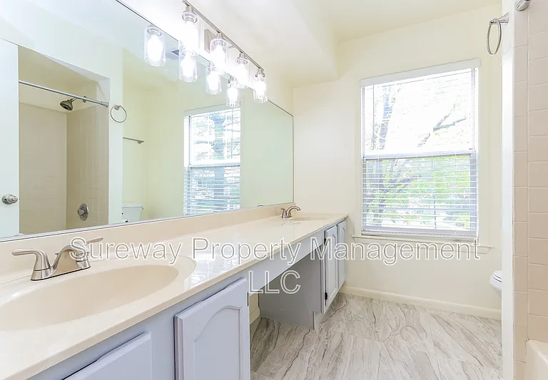 117 Rainier Ct #8 — Photo 10