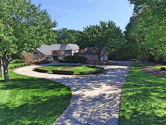 2nd image of 5801 Rosecliff Dr