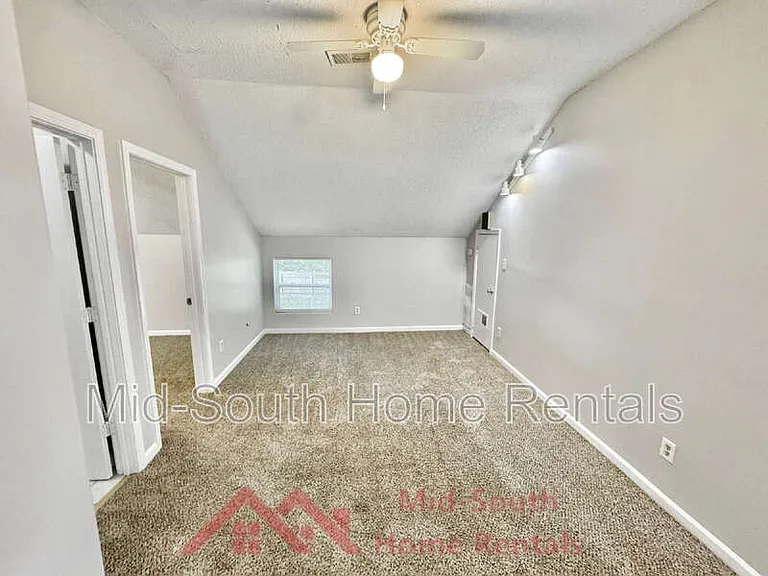 3569 Douglass Ave #3 — Photo 6
