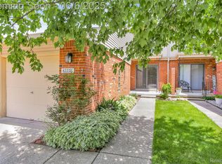 42276 Lochmoor St #56, Clinton Township, MI 48038