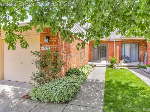 42276 Lochmoor St #56, Clinton Township, MI 48038