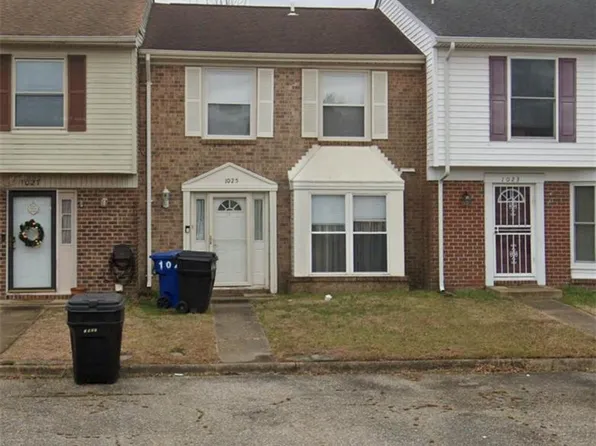 1025 Smoke Tree Ln, Virginia Beach, VA 23452