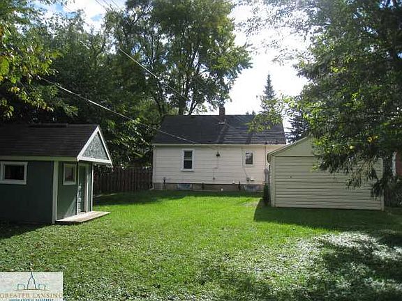 3rd image of 531 S Dexter Dr