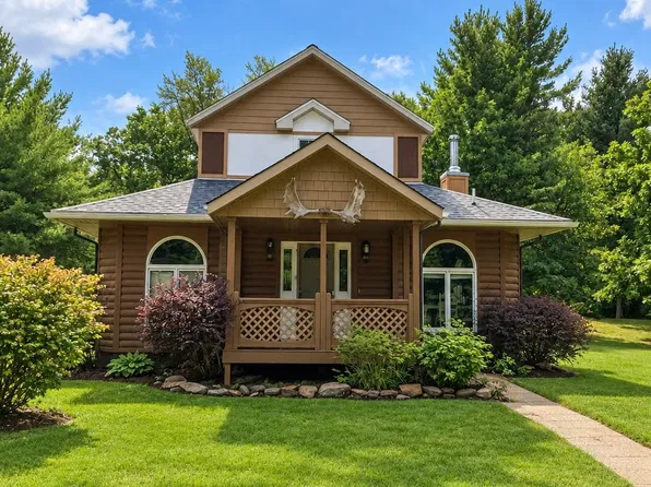 W3133 49th St, Mauston, WI 53948