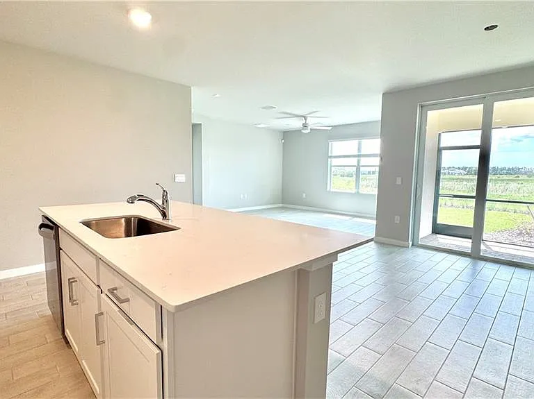 17710 Shade Tree Loop — Photo 2