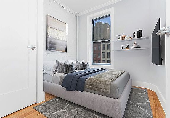 5th image of 1685 1st Ave #32